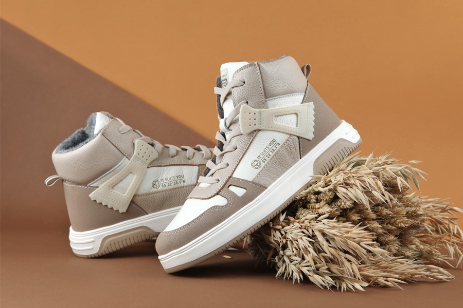 Новая коллекция осенней обуви, одежды и аксессуаров!